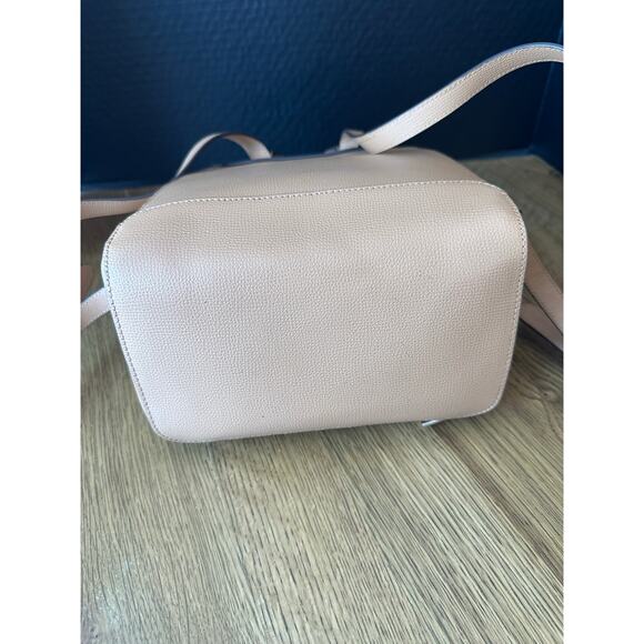 NWOT Kate Spade Drawstring Flap Backpack Light Tan - Picture 6 of 8